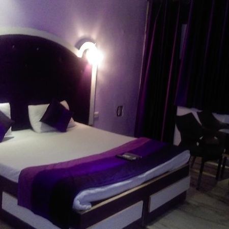 Akash Continental Hotel Rishikesh Bagian luar foto