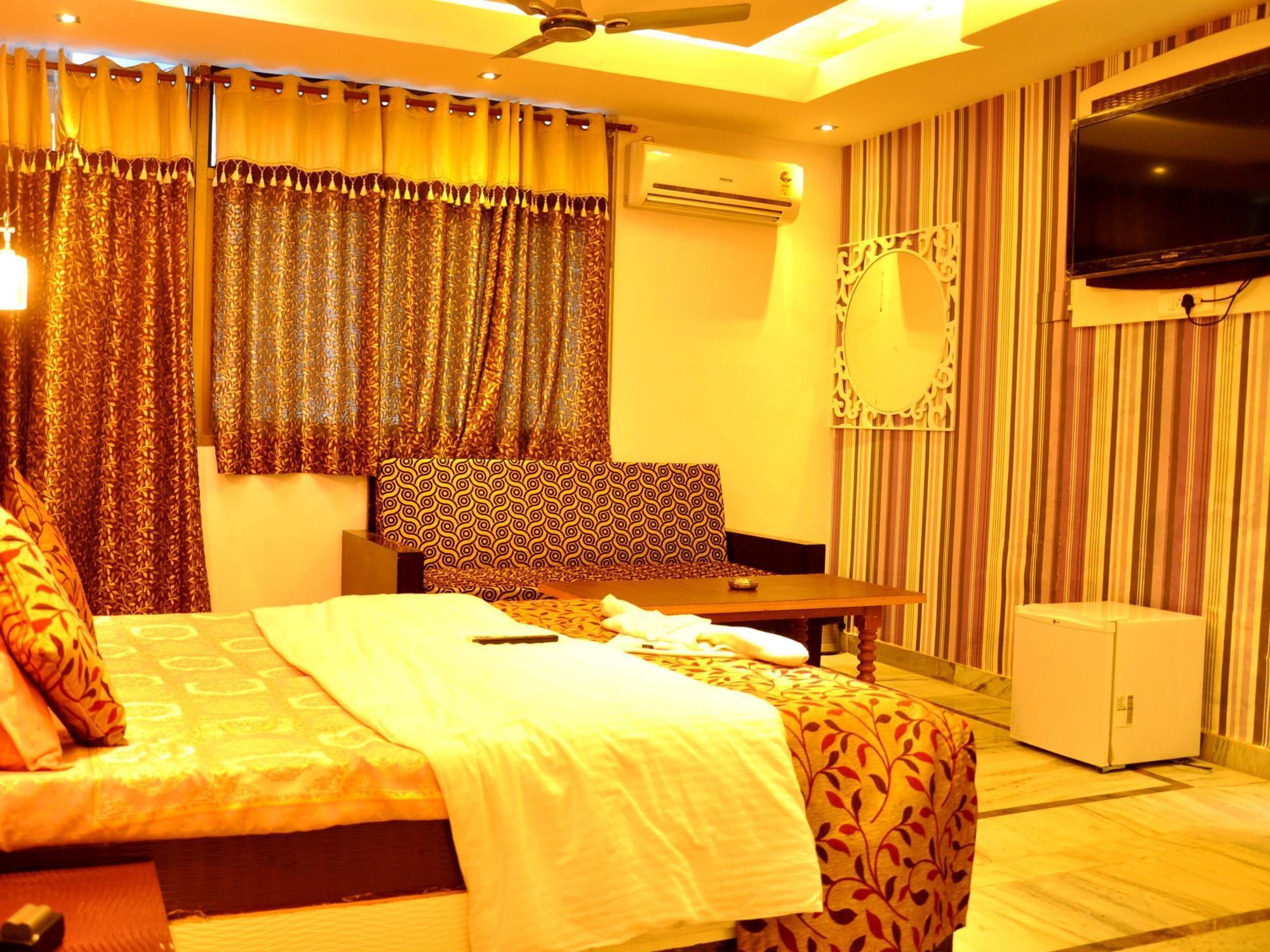 Akash Continental Hotel Rishikesh Bagian luar foto
