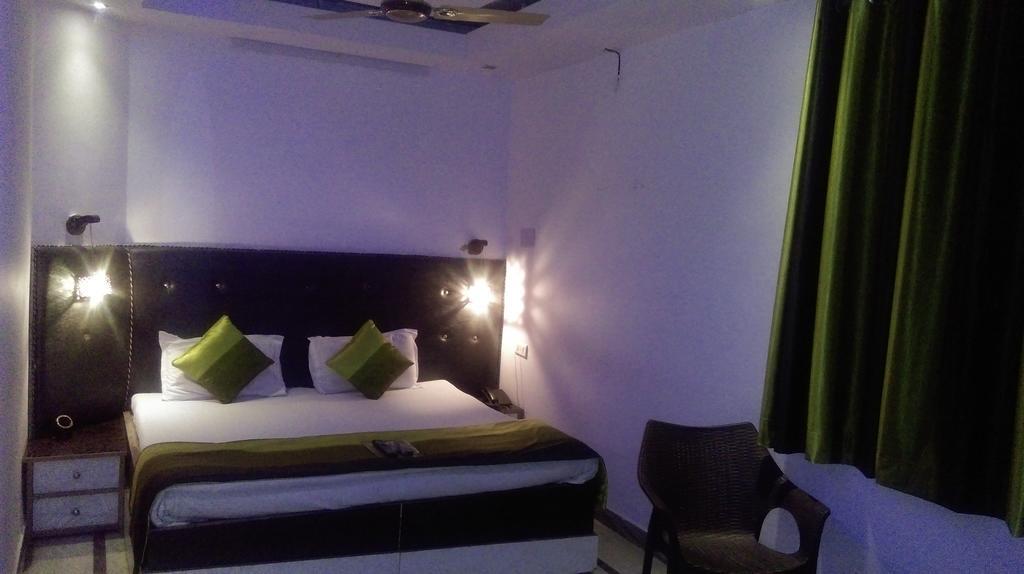Akash Continental Hotel Rishikesh Bagian luar foto
