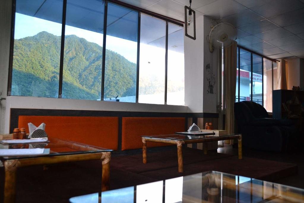 Akash Continental Hotel Rishikesh Bagian luar foto