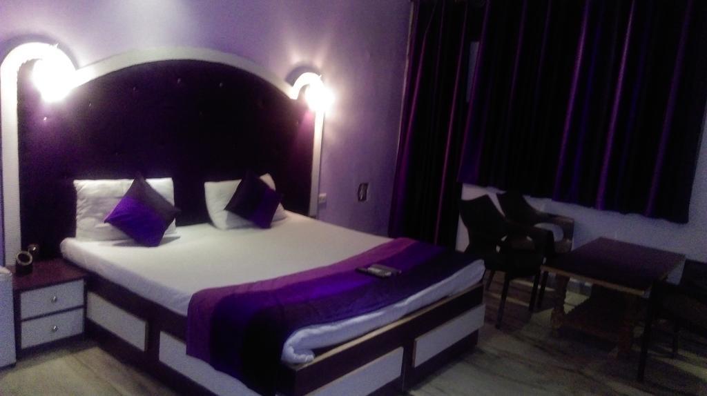 Akash Continental Hotel Rishikesh Bagian luar foto