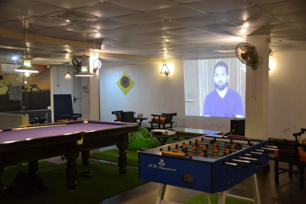 Akash Continental Hotel Rishikesh Bagian luar foto