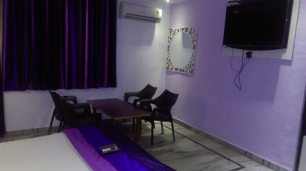 Akash Continental Hotel Rishikesh Bagian luar foto